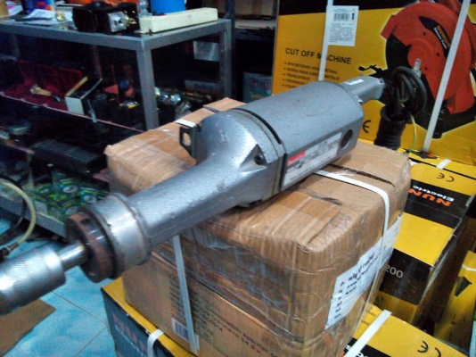 ขายเครื่อง เจียรคอยาว 5" MAKITA 9105 สภาพดีมือสองครับ ขายเครื่อง เจียรคอยาว 5" MAKITA 9105 สภาพดีมือสองครับ