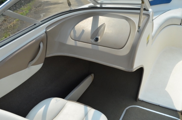 เรือ Bayliner 185 พร้อม trailer จากอเมริกา เรือดีพร้อมใช้งาน ราคา 450,000 บาท เรือ Bayliner 185 พร้อม trailer จากอเมริกา เรือดีพร้อมใช้งาน ราคา 450,000 บาท