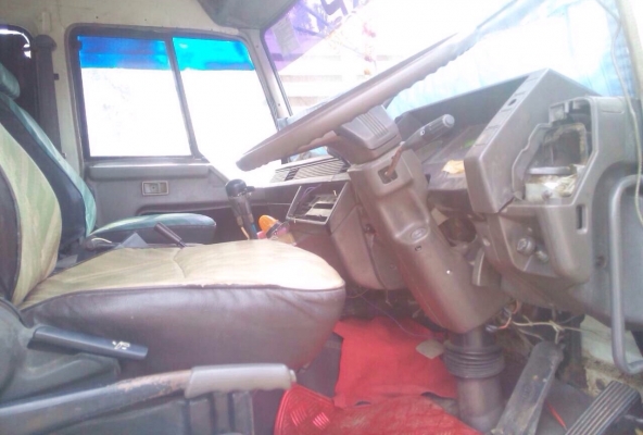 MITSUBISHI FUSO FN528 - 220 HP 6D17 EURO1 รถสิบล้อหัวลาก 2 เพลา พร้อมหางโรเบท 2 เพลาความยาว 9.20 เมตรสภาพสวยมากครับพร้อมใช้งานทั้งหัวลากและหางโรเบท เครื่องแน่นดีแรงดี ภายในเก๋งสวยครบ ช่วงล่างแน่น ยางสภาพดี 75\% พร้อมใช้งาน เอกสารทะเบียนครบทั้งหัวลากและหางโ MITSUBISHI FUSO FN528 - 220 HP 6D17 EURO1 รถสิบล้อหัวลาก 2 เพลา พร้อมหางโรเบท 2 เพลาความยาว 9.20 เมตรสภาพสวยมากครับพร้อมใช้งานทั้งหัวลากและหางโรเบท เครื่องแน่นดีแรงดี ภายในเก๋งสวยครบ ช่วงล่างแน่น ยางสภาพดี 75\% พร้อมใช้งาน เอกสารทะเบียนครบทั้งหัวลากและหางโ