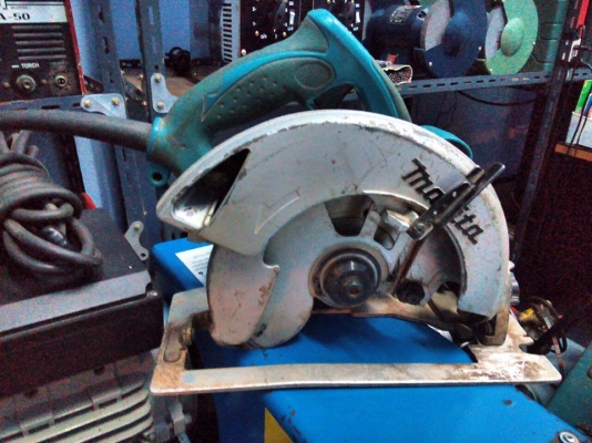 ขายเลื่อยวงเดือน 7" MAKITA 5007NF มือสองครับ ขายเลื่อยวงเดือน 7" MAKITA 5007NF มือสองครับ