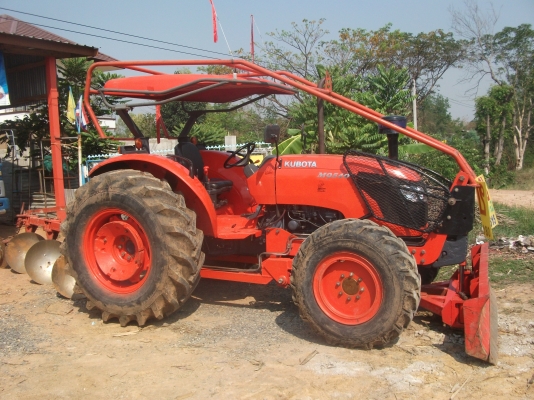 ขายรถคูโบต้าเครื่อง95เเรงรถปี51พร้อมพานไถใบมีดหน้าพร้อมทะเบียน