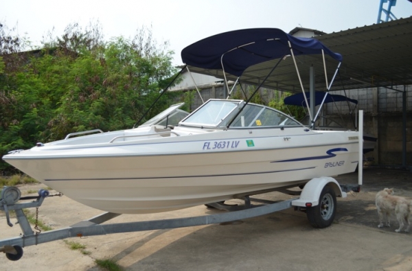 เรือ Bayliner 1950 พร้อมTrailer นำเข้าจากอเมริกา เรือสวยขนาดกำลังดี ราคา 450,000 เรือ Bayliner 1950 พร้อมTrailer นำเข้าจากอเมริกา เรือสวยขนาดกำลังดี ราคา 450,000