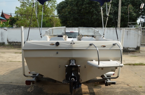 เรือ Bayliner 1950 พร้อมTrailer นำเข้าจากอเมริกา เรือสวยขนาดกำลังดี ราคา 450,000 เรือ Bayliner 1950 พร้อมTrailer นำเข้าจากอเมริกา เรือสวยขนาดกำลังดี ราคา 450,000