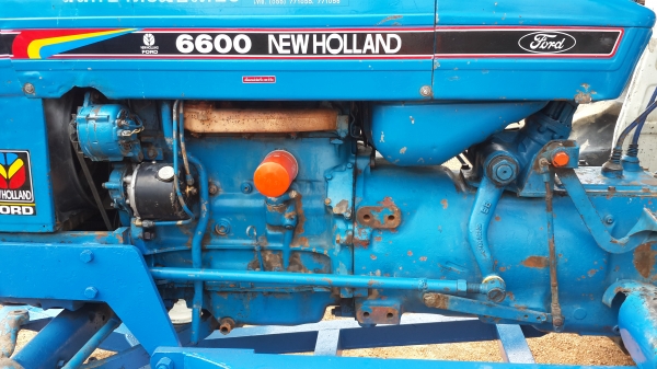 ขอบคุณครับเสี่ยจากอรัญประเทศครับ........รถไถฟอร์ด 6600 T3 ผานดันหน้า CMT + ผาน 3 CMT แน่น เงียบ พร้อมทั้งระบบ