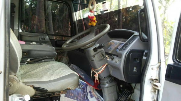 รถฮีโน่ 6 ล้อดั้ม FC4J  145 แรงม้า. ปี 44    สนใจติดต่อ  081 - 6079515
