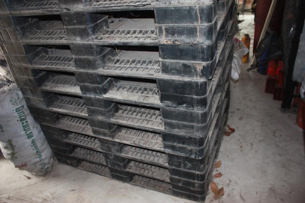 ขายแผ่นพาเลทพลาสติกสีดำ