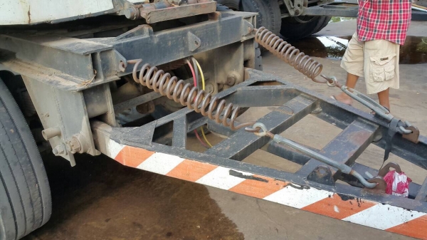 ขายหางพ่วง2เพลา7เมตรสามมิตรปี51 ขายหางพ่วง2เพลา7เมตรสามมิตรปี51