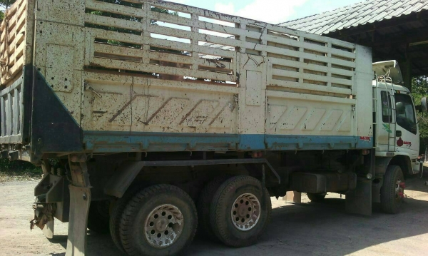 รถอีซูซุ 10 ล้อดั้ม FXZ 270 แรงม้า. ปี  46  ( ขายแม่ , ลูก )    สนใจติดต่อ  081 - 6079515