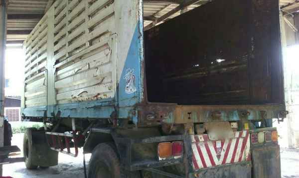 รถอีซูซุ 10 ล้อดั้ม FXZ 270 แรงม้า. ปี  46  ( ขายแม่ , ลูก )    สนใจติดต่อ  081 - 6079515