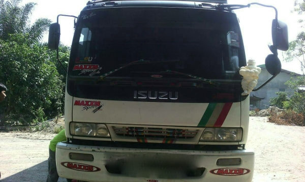 รถอีซูซุ 10 ล้อดั้ม FXZ 270 แรงม้า. ปี  46  ( ขายแม่ , ลูก )    สนใจติดต่อ  081 - 6079515