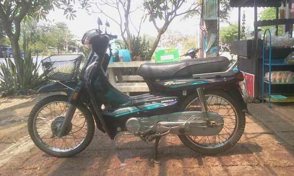 ขาย ฮอนด้า ดรีมเอ๊กเซล สภาพเดิมๆรถขี่ได้ปกติ ยางหน้า-หลัง เพิ่งเปลี่ยนมาใหม่ ระบบไฟใช้ได้ เลขเครื่องเลขโครง ตรงกัน(รถมีเล่มทะเบียน+ชุดโอนลอย) ค่าตัว 7000 บาท(ราคานี้งดต่อรองน่ะคร๊าบ) สนใจทักเเชทหรือโทรสอบถามได้ครับ 089-8054390 / 083-9008343 โอ๋ อยู่จังหวั