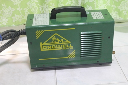 ตู้เชื่อม ระบบอินเวอร์เตอร์ ยี่ห้อLONGWELL รุ่นMMA215 215แอมป์ สภาพ 90 เปอร์เซนต์ขึ้นครับ