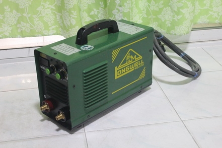 ตู้เชื่อม ระบบอินเวอร์เตอร์ ยี่ห้อLONGWELL รุ่นMMA215 215แอมป์ สภาพ 90 เปอร์เซนต์ขึ้นครับ