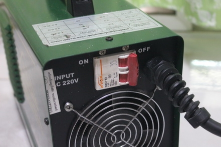 ตู้เชื่อม ระบบอินเวอร์เตอร์ ยี่ห้อLONGWELL รุ่นMMA215 215แอมป์ สภาพ 90 เปอร์เซนต์ขึ้นครับ