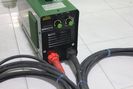 ตู้เชื่อม ระบบอินเวอร์เตอร์ ยี่ห้อLONGWELL รุ่นMMA215 215แอมป์ สภาพ 90 เปอร์เซนต์ขึ้นครับ