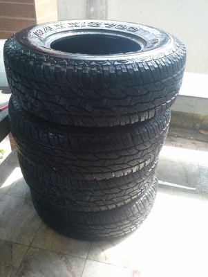 ยาง MAXXIS AT bravo700 31x10.5 R15 อายุยาง ปี12  สภาพสวย ไม่บั้ง ไม่บวม