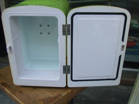 ตู้เย็นใบเล็ก ตู้เย็นใบเล็ก