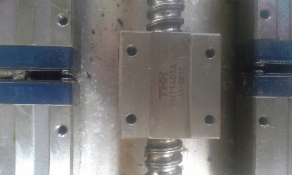 ลิเนียพร้อมบอลสกรู