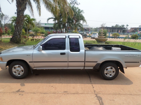 ขายรถกระบะไมตี้เอ็กแค๊ปปี1996/39 รถบ้านเดิมๆ เครื่องแน่นๆไม่ไอไม่จามเครื่องดีมากครัชชีไม่ผุช่วงล่างแน่นปึก...สีบอร์นเงินสวยๆเอกสารพร้อมโอน+ภาษีเต็ม+แอร์เย็นจัด+ชีดีMP3+แม๊กไลเนอร์+ ยางดี4เส้น.... รถสภาพพร้อมใช้งานขายราคา135,000บาท  สนใจสอบถามได้ครับ 080-1