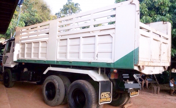 MITSUBISHI FUSO FN527 - 195 HP 6D16 TD-4425 สิบล้อดั๊มพ์ 2 เพลา กระบะดั๊มพ์เหล็ก 12 ตันของ KAC โคราชสภาพสวยจัดทั้งคันพี้อมใช้งานๆได้เลยครับ เครื่องยนต์เดิมๆแรงดีสุดๆเกียร์เดิม 10 SPEED หัวเก๋งเดิมบางภายในเก๋งคอนโซลสวยครบ แอร์ พวงมาลัยเพาเวอร์ ระบบเบรคทริ๊