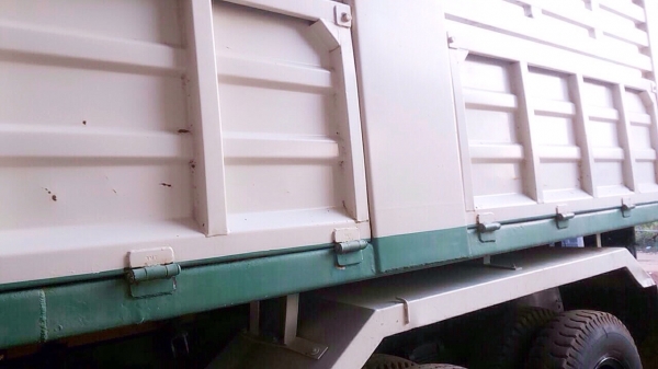 MITSUBISHI FUSO FN527 - 195 HP 6D16 TD-4425 สิบล้อดั๊มพ์ 2 เพลา กระบะดั๊มพ์เหล็ก 12 ตันของ KAC โคราชสภาพสวยจัดทั้งคันพี้อมใช้งานๆได้เลยครับ เครื่องยนต์เดิมๆแรงดีสุดๆเกียร์เดิม 10 SPEED หัวเก๋งเดิมบางภายในเก๋งคอนโซลสวยครบ แอร์ พวงมาลัยเพาเวอร์ ระบบเบรคทริ๊