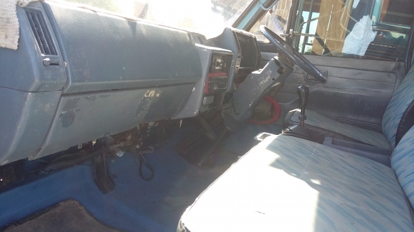 ขาย อีซูซุNPR115 สภาพสวย สีบางเดิมยังไม่เคยทำสี คัชชีสวย เอกสารพร้อมโอน