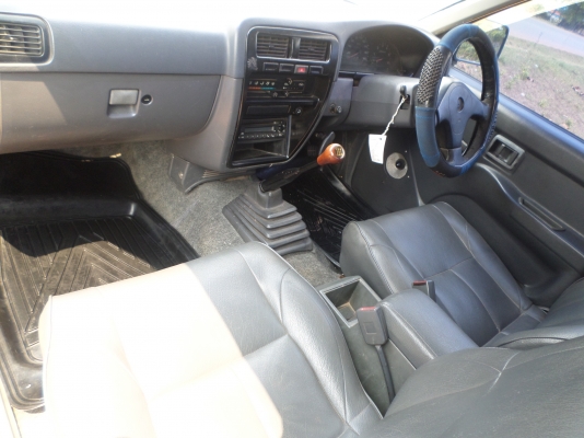 ขายกระบะนิสสันบิ๊กเอ็มแค๊ปฝาแดงจอโค้งสีเขียว ปลายปี38/1995 เครื่องแน่นสภาพพร้อมใช้งานสีเก็บมาใหม่สวยไร้ตำหนิบางๆครัชชีไม่มีผุช่วงล่างแน่นปึก ภาษีเต็ม+ทะเบียน+พร้อมชุดโอนครับสภาพพร้อมใช้งานครับแอร์เย็นจัด+ชีดีMP3+แม๊กไลเนอร์+ล้อแม๊ค+ยางดี4เส้น ...ขาย135,00