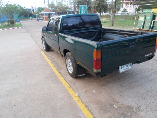 ขายกระบะนิสสันบิ๊กเอ็มแค๊ปฝาแดงจอโค้งสีเขียว ปลายปี38/1995 เครื่องแน่นสภาพพร้อมใช้งานสีเก็บมาใหม่สวยไร้ตำหนิบางๆครัชชีไม่มีผุช่วงล่างแน่นปึก ภาษีเต็ม+ทะเบียน+พร้อมชุดโอนครับสภาพพร้อมใช้งานครับแอร์เย็นจัด+ชีดีMP3+แม๊กไลเนอร์+ล้อแม๊ค+ยางดี4เส้น ...ขาย135,00