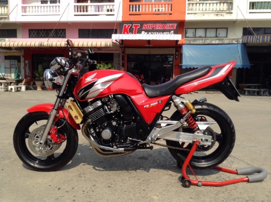ธารนนทบุรี//ขาย HONDA CB400 ปี 93 ไมค์ 3 ลูก สภาพนางฟ้า ของแต่งเต็ม ระบบเครื่อง ระบบไฟสมบูรณ์ทุกจุด ทะเบียนพร้อมโอน ราคา 75,000 บาท - ยางหน้าหลังเต็ม - โซ่สเตอร์เต็ม - แบตเตอรี่ใหม่ - น้ำมันเครื่องใหม่ - สายถักแต่งทั้งคัน - กันล้มเครื่อง - ท่อเลสยกเส้น -