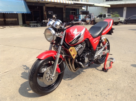 ธารนนทบุรี//ขาย HONDA CB400 ปี 93 ไมค์ 3 ลูก สภาพนางฟ้า ของแต่งเต็ม ระบบเครื่อง ระบบไฟสมบูรณ์ทุกจุด ทะเบียนพร้อมโอน ราคา 75,000 บาท - ยางหน้าหลังเต็ม - โซ่สเตอร์เต็ม - แบตเตอรี่ใหม่ - น้ำมันเครื่องใหม่ - สายถักแต่งทั้งคัน - กันล้มเครื่อง - ท่อเลสยกเส้น -