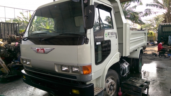 รถดั้ม 6 ล้อเก่าญี่ปุ่น สภาพสวยมาก เครื่อง 195 แรง เบรคจิฟฟี่ รถดั้ม 6 ล้อเก่าญี่ปุ่น สภาพสวยมาก เครื่อง 195 แรง เบรคจิฟฟี่