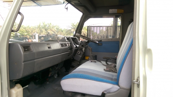 รถดั้ม 6 ล้อเก่าญี่ปุ่น สภาพสวยมาก เครื่อง 195 แรง เบรคจิฟฟี่ รถดั้ม 6 ล้อเก่าญี่ปุ่น สภาพสวยมาก เครื่อง 195 แรง เบรคจิฟฟี่