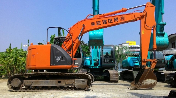 ขายด่วน รถขุด HITACHI ZX135 US เก่า ญี่ปุ่น  สวยมากๆๆๆ   โทร 089-3818694 ดวงนภา  เตียวตระกูล