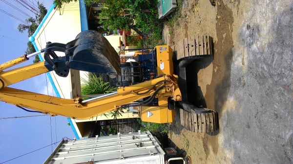 ขายด่วน รถขุด KOMATSU PC30-6 เก่า  ญี่ปุ่น  สภาพสวย  ชั่วโมงการทำงานน้อยมากๆๆ     สนใจโทร  089-3818694  ดวงนภา