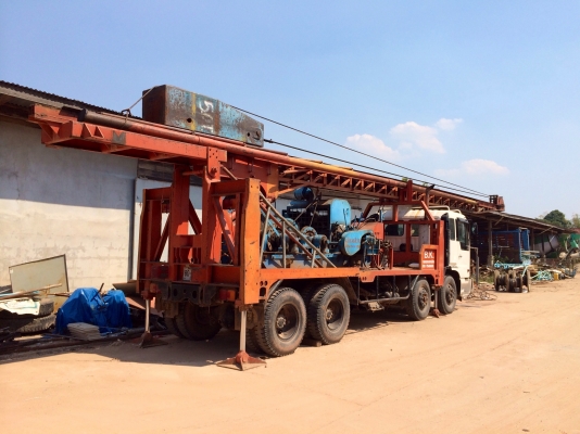 ขายด่วน.  รถตอกเสาเข็ม. สภาพดีมาก. พร้อมใช้งาน