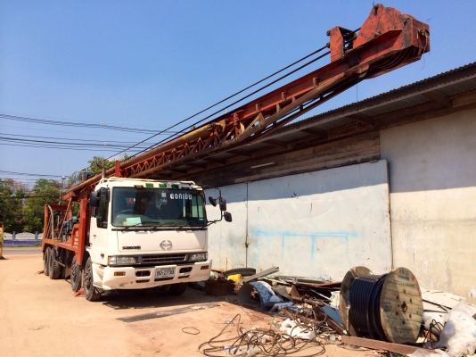 ขายด่วน.  รถตอกเสาเข็ม. สภาพดีมาก. พร้อมใช้งาน