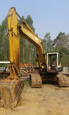 ขายแบคโคKOMATSU PC200-5 เครื่องดี เครื่องเดิม ปั้มเดิม โซ่ดี บูมอาร์มดี ไม่โหลด รบบไฮดรอริกดี สภาพพร้อมใช้งาน สนใจโทร 090-8588220คุณนะ 093-3258446คุณบิวตี้ ID:narong498 หรือ www.truck.in.th/498 หรือfb:ณรงค์ ซื้อขายรถมือสอง(เว็บไซต์ส่วนตัว)