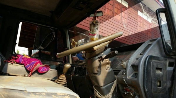 ขาย10ล้อ2เพลา ดั้มHINO FM3M เครื่อง245แรง พ.เพาเวอร์ เบรกทิฟฟี่ กระบะดั้มสามมิตร มีระบบลำโพงลากพ่วง เครื่องดี คัชซีสวย ยางดี ภายในสวย แอร์เย็น สภาพพร้อมใช้งาน เอกสารพร้อมโอน จัดไฟแนนซ์ได้ เงื่อนไขง่ายๆวันเดียวรับรถ สนใจโทร 090-8588220คุณนะ 093-3258446คุณบ