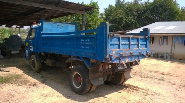 ฝากขาย 6 ล้อดั้ม NPR 115 ห้างแท้ปี 37 คัสซีสวยจัดตลอดเส้น เครื่องแน่น 4BD1 115 แรงม้า F หน้า-หลัง ทะเบียนพร้อม จัดไฟแนนซ์ได้ครับ