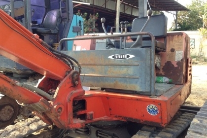 ขายรถแมคโครIHI 28 ราคา220,000 ราคาต่อรองได้