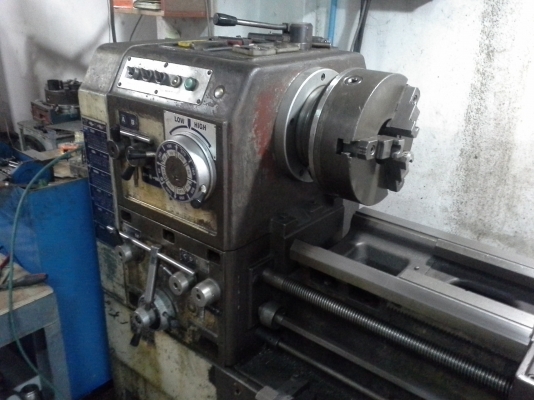 เครื่องกลึง 8 ฟุต HOWHA MODEL :GY 500Gx1500 เกียร์บล็อค 4 เพลา เด้งตัด มีเบรค กลึงเกลียวนิ้วและมิลไม่ต้องเปลี่ยนเฟือง พร้อมใช้งาน