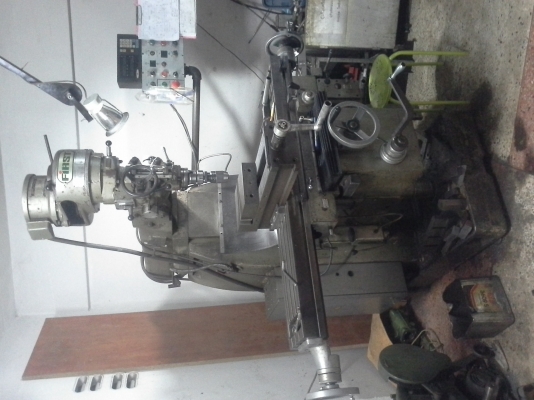 เครื่องมิลลิ่ง M4 ยี่ห้อ FIRST มีลิเนียร์ พร้อมออโต้ หน้าแท่น 1300 mm.