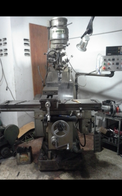 เครื่องมิลลิ่ง M4 ยี่ห้อ FIRST มีลิเนียร์ พร้อมออโต้ หน้าแท่น 1300 mm. เครื่องมิลลิ่ง M4 ยี่ห้อ FIRST มีลิเนียร์ พร้อมออโต้ หน้าแท่น 1300 mm.