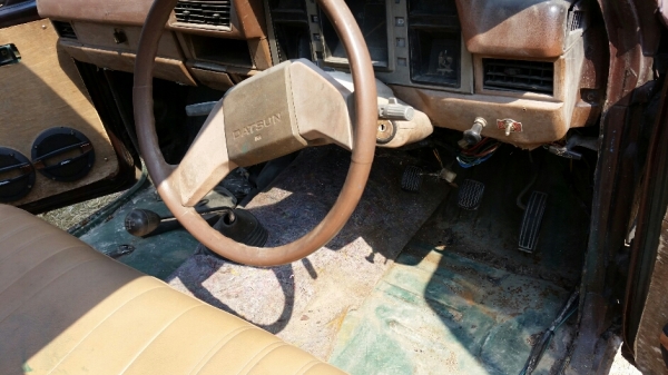 ดัสสัน 720 เครื่อง j16 4ขอ ติดlpg ทะเบียนแจ้งจอด พร้อมโอน