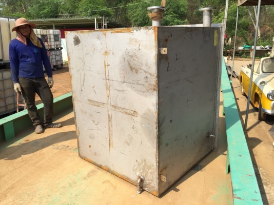 ขายถังสแตนเลส 2,000 ลิตร ทรง 4 เหลี่ยม สภาพสวย ขายถังสแตนเลส 2,000 ลิตร ทรง 4 เหลี่ยม สภาพสวย