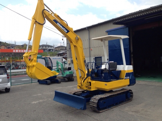 KOMATSU  PC 30-6 Engine 34699  ยังไม่เคยใช้งานในไทย