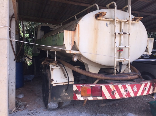 รถบรรทุกน้ำ6ล้อ160แรง พร้อมใช้...เล่มพร้อม ภาษีไม่ขาด เล่มถูกต้องโอนไดัเลยเครืีองสวยแห้งคัสซีสวย ถังสวย...