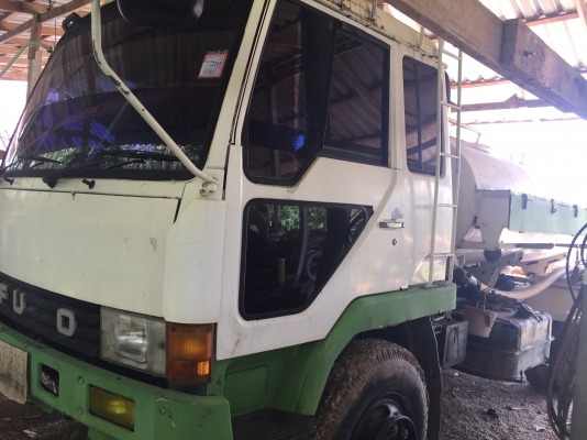 รถบรรทุกน้ำ6ล้อ160แรง พร้อมใช้...เล่มพร้อม ภาษีไม่ขาด เล่มถูกต้องโอนไดัเลยเครืีองสวยแห้งคัสซีสวย ถังสวย...