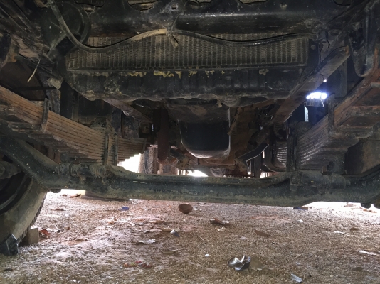 รถบรรทุกน้ำ6ล้อ160แรง พร้อมใช้...เล่มพร้อม ภาษีไม่ขาด เล่มถูกต้องโอนไดัเลยเครืีองสวยแห้งคัสซีสวย ถังสวย...