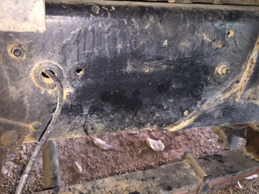 รถบรรทุกน้ำ6ล้อ160แรง พร้อมใช้...เล่มพร้อม ภาษีไม่ขาด เล่มถูกต้องโอนไดัเลยเครืีองสวยแห้งคัสซีสวย ถังสวย...